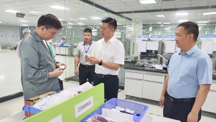 钟山县政府与臻业诚产研院联合开展贺州企业服务调研，助力实体经济新发展